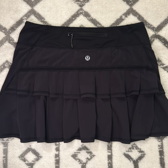 lululemon athletica Pants - Like New Lululemon Athletica Pace Setter Pleated Tennis Skirt 4/S Black
